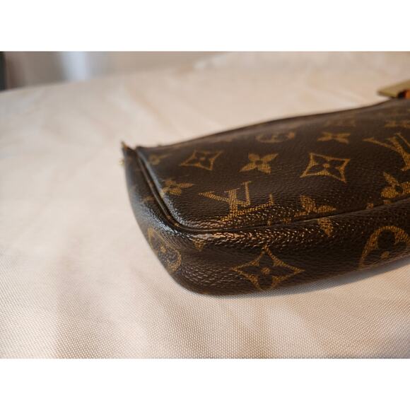 Louis Vuitton Pochette Accessoires Monogram Canvas Shoulder Bag Vintage LV - Picture 6 of 15